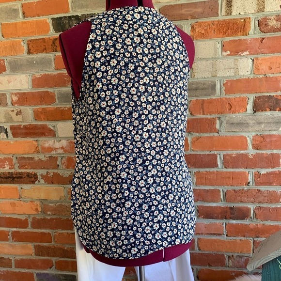 NY&C Blouse Ruffle & Lace Up Sleeveless - Picture 5 of 8